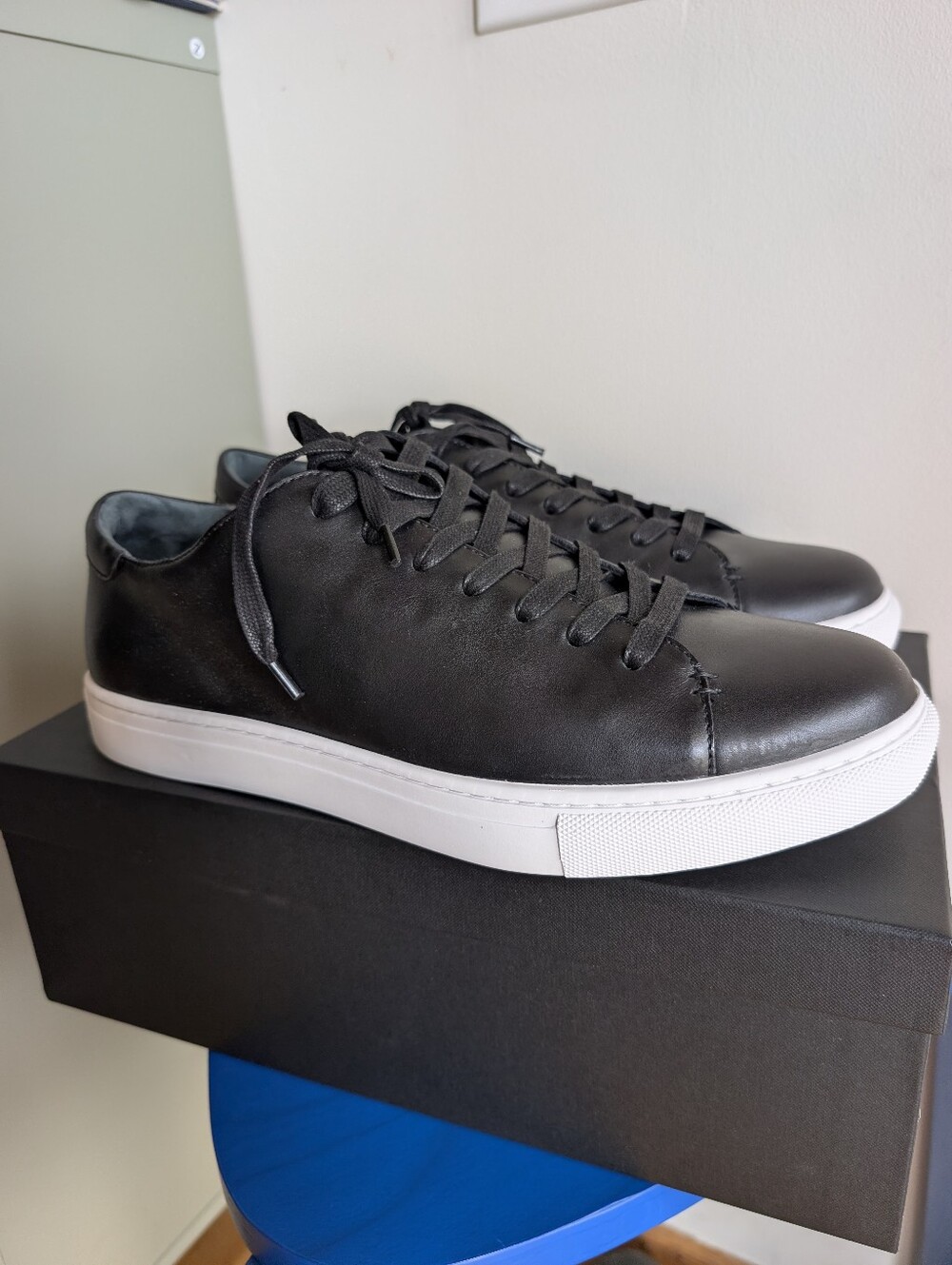 Club Monaco Black Leather Low-Top Sneakers with White Sole